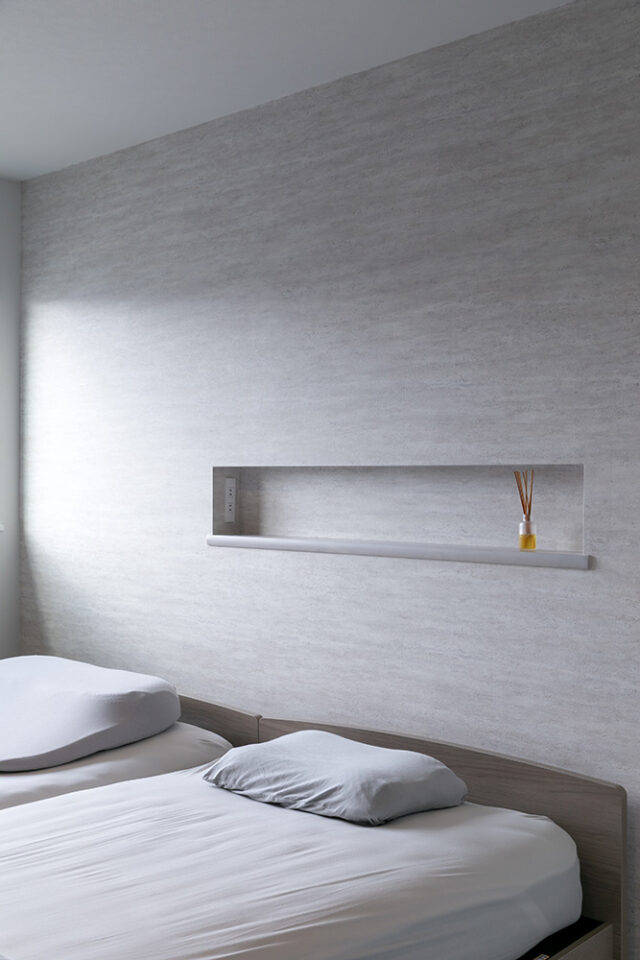 川崎市N様邸注文住宅の寝室とベッドニッチ