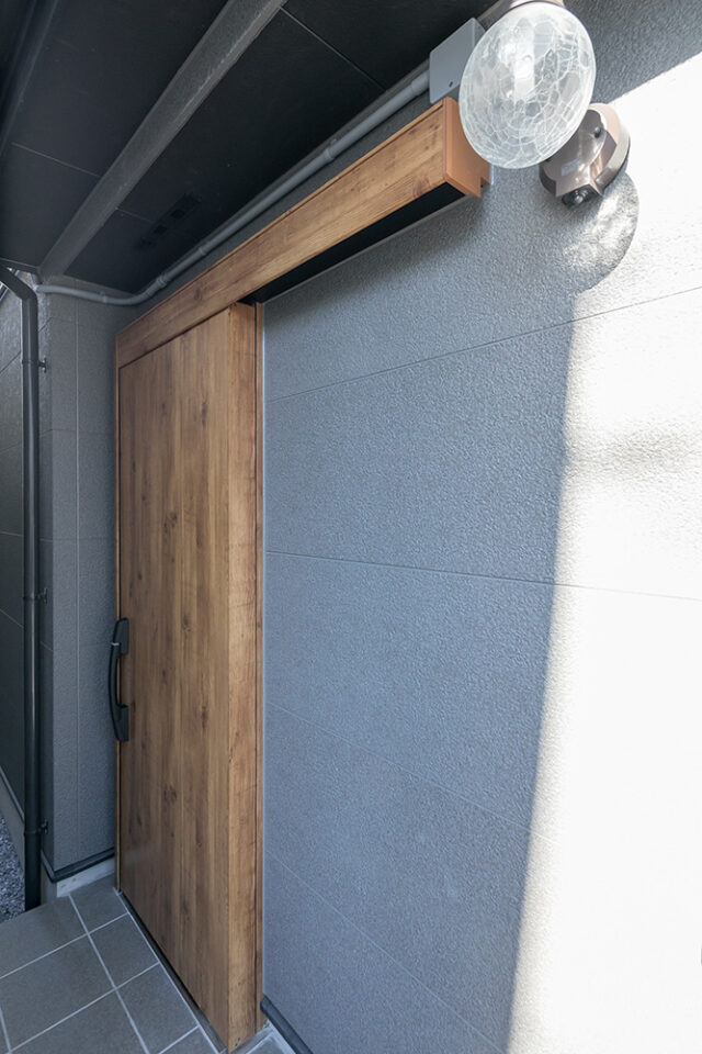 神奈川県太田様邸注文住宅の玄関ドア