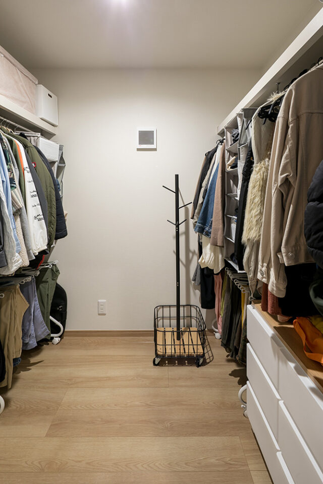 神奈川県太田様邸注文住宅のたっぷり収納ファミリークローゼット