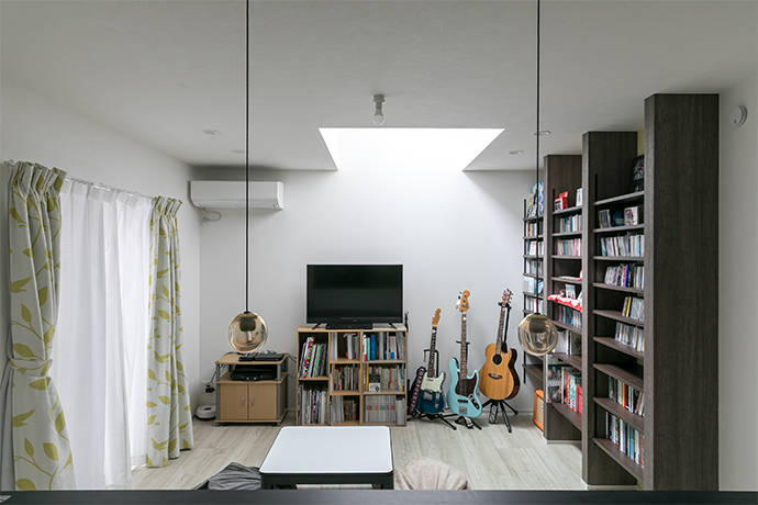 神奈川県S様邸 吹き抜けが心地よい<br>光を巡らせる旗竿地の住まい